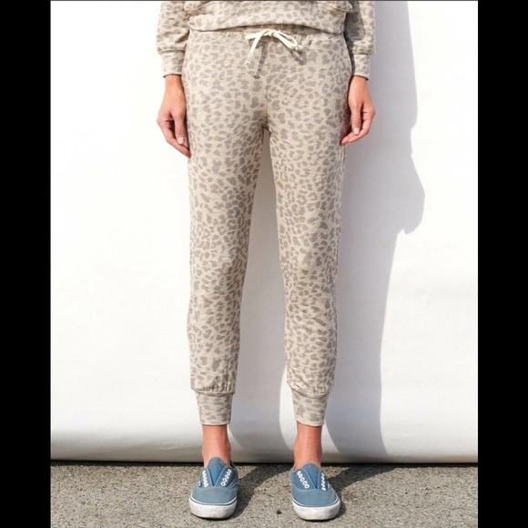 NWT Sundry Leopard Jogger Sweatpants - Picture 1 of 8